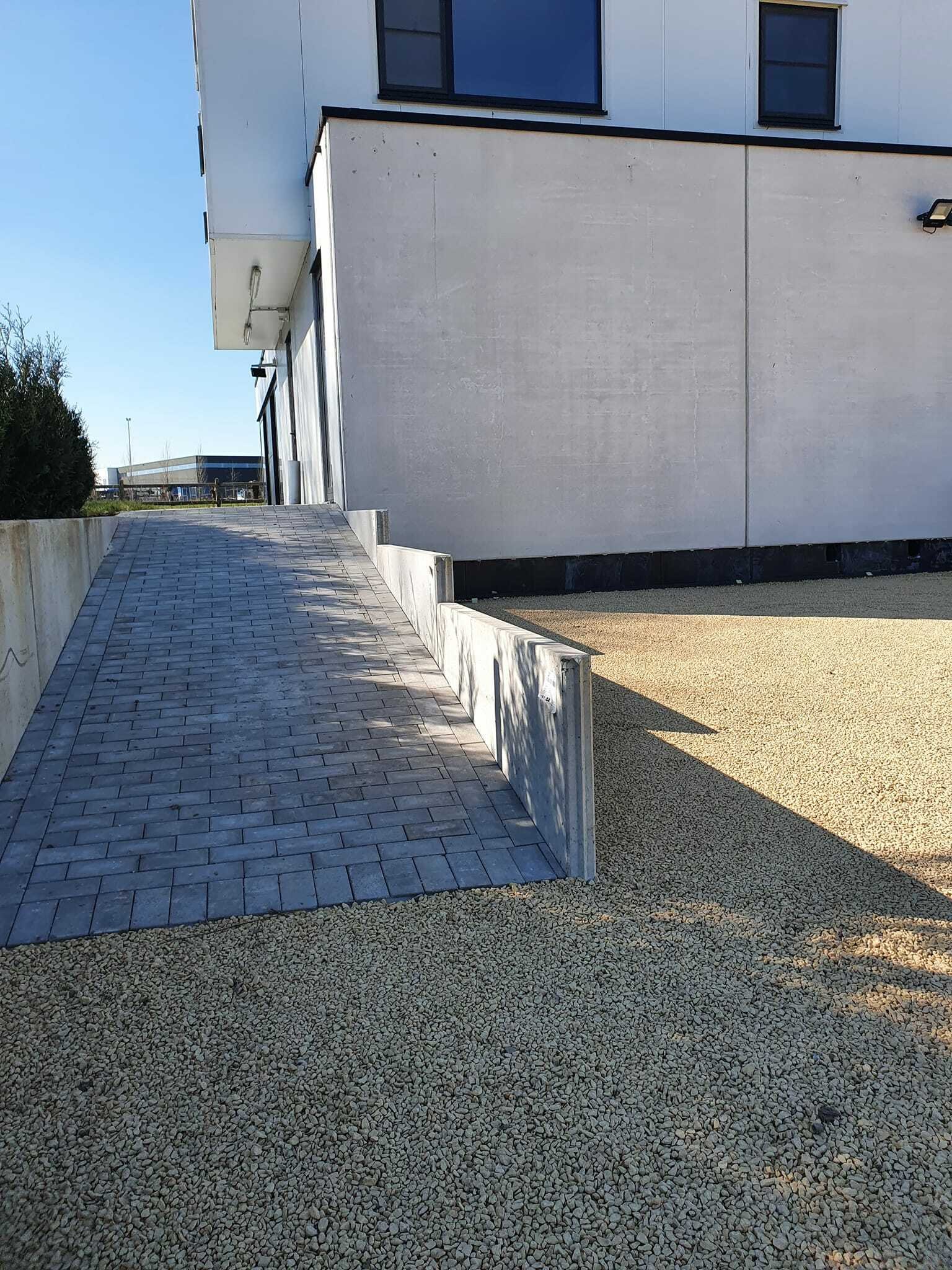 Oprit aanleggen Oprit aanleggen